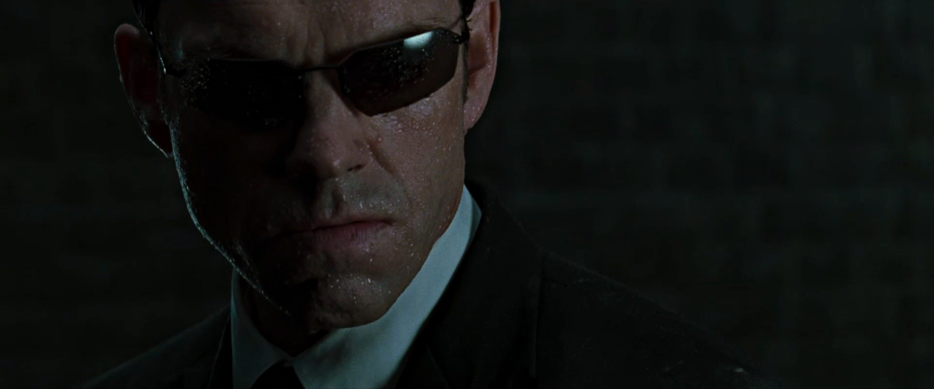 ����� ����