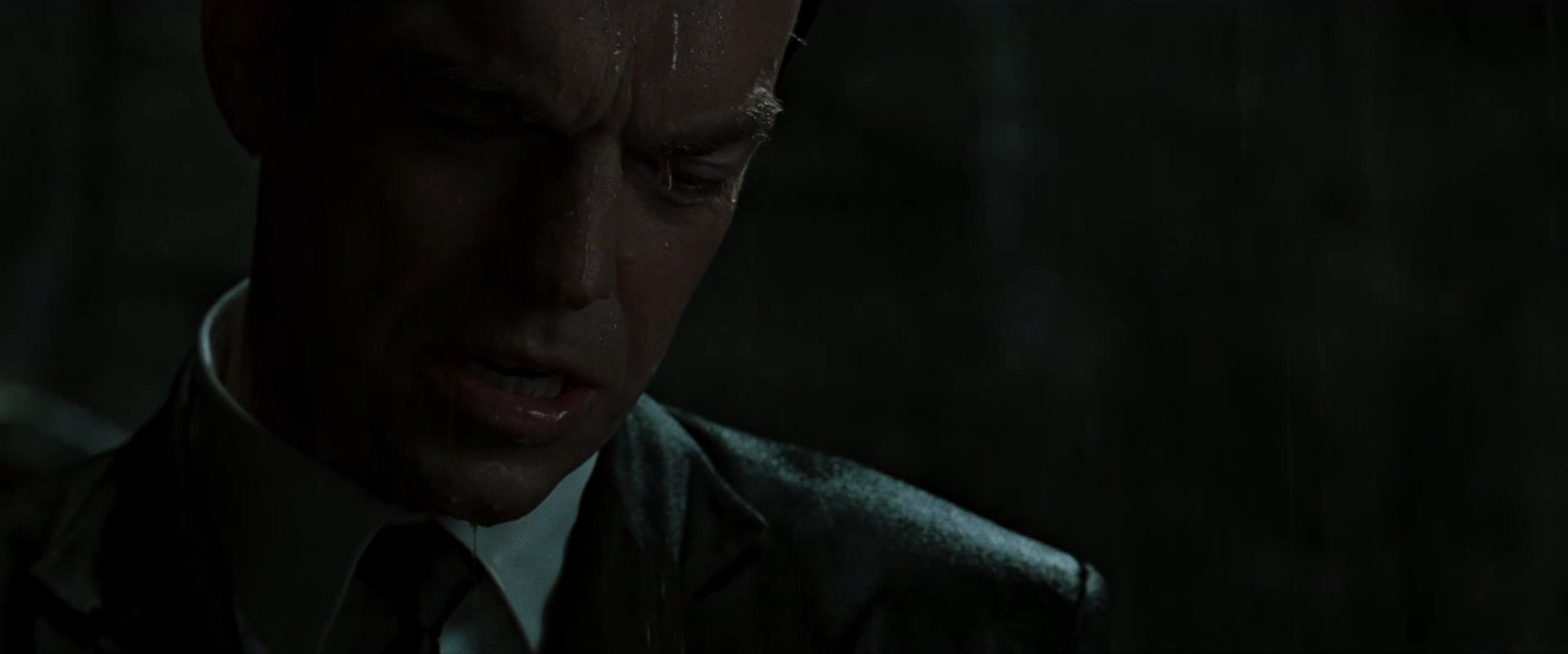 ����� ����